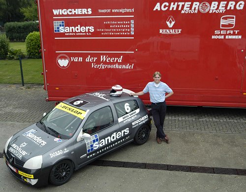 Bertus Sanders actief in Clio Cup tijdens Beru top10